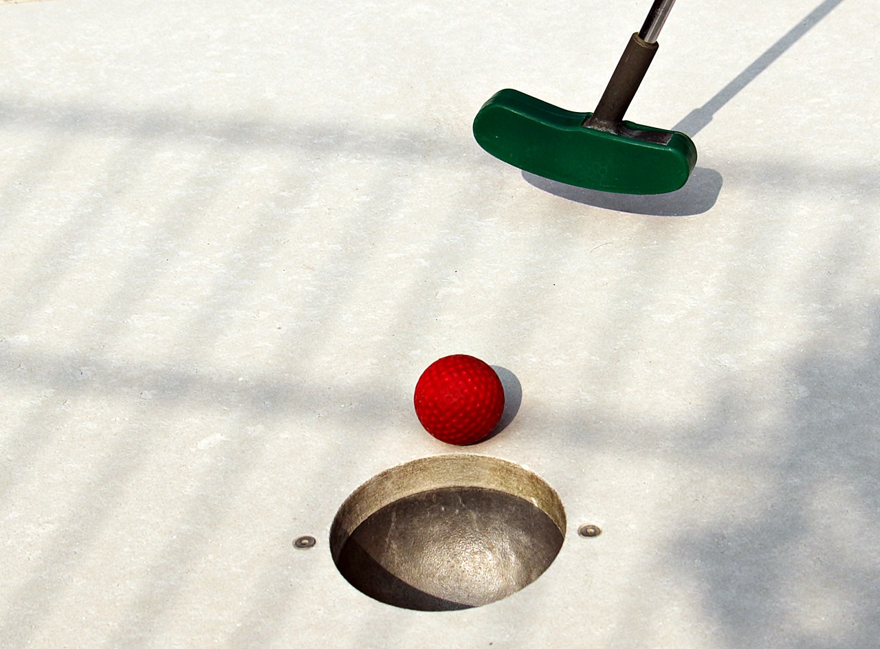 mini golf, mini golf clubs, skill game-2254576.jpg